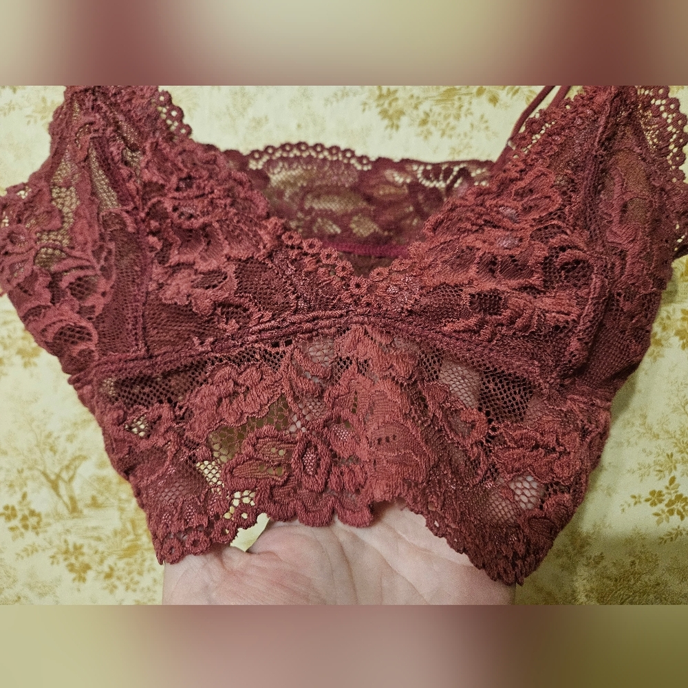 Me To We Lace Bralette - Picture 2 of 7